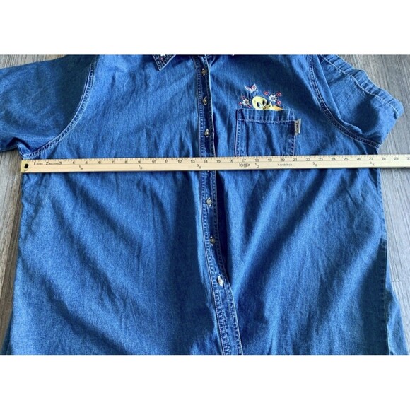 Warner Bro Looney-Tunes 1998 Chambray Embroidered Denim Button Up Shirt 26W/28W - Picture 6 of 9